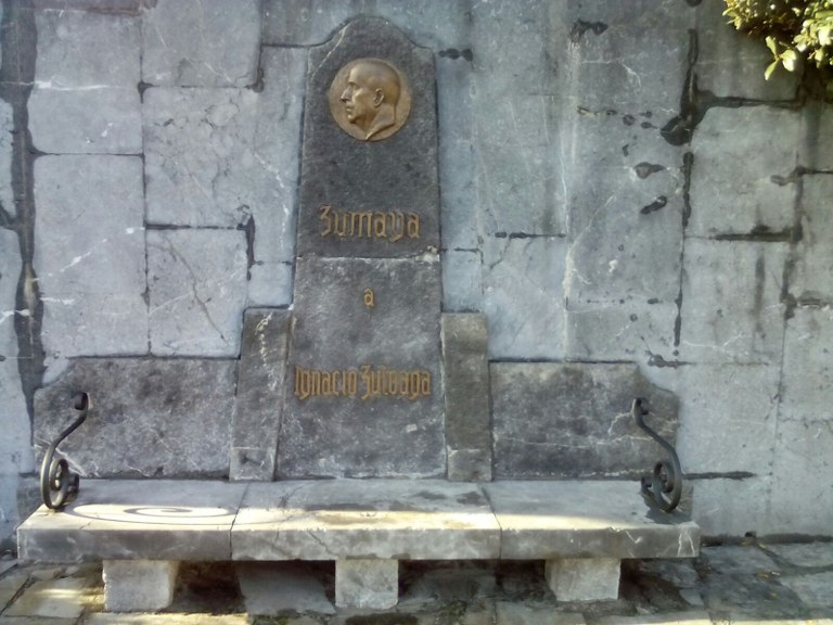 Ignacio Zuloagaren oroigarria eraberrituta