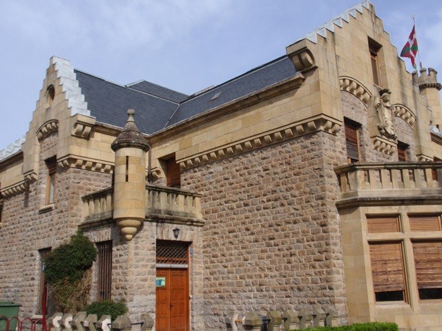 Ikastaroak emateko deialdia ireki du Udalak