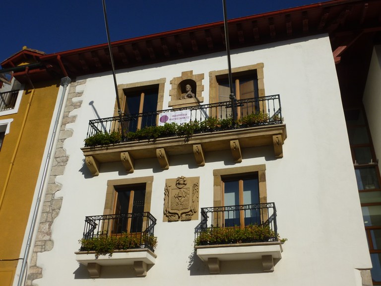 Indarkeria matxistari aurre egiteko giza katea egingo dute bihar herriko haur eta gazteek