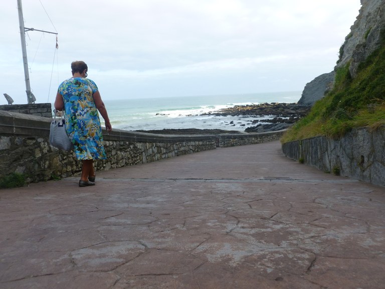 Itzurun hondartza, herritarren beharretara egokitzen