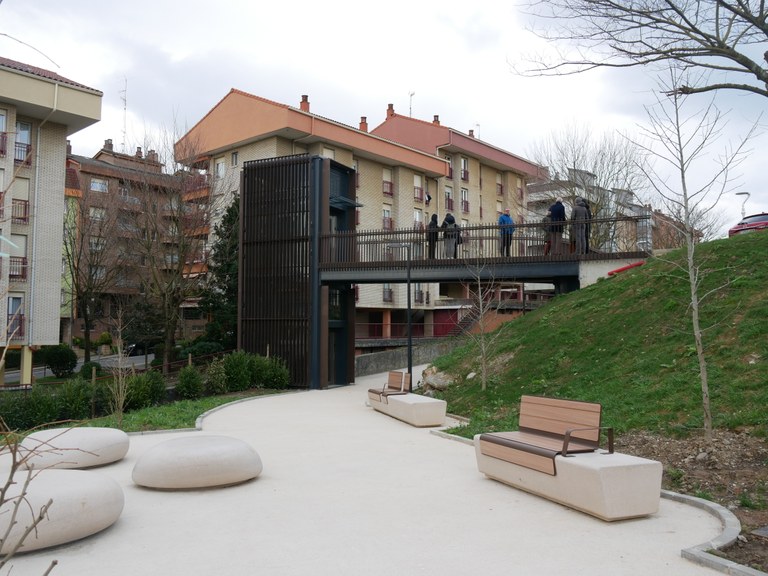 Martxan dago Itzurunbideko igogailua