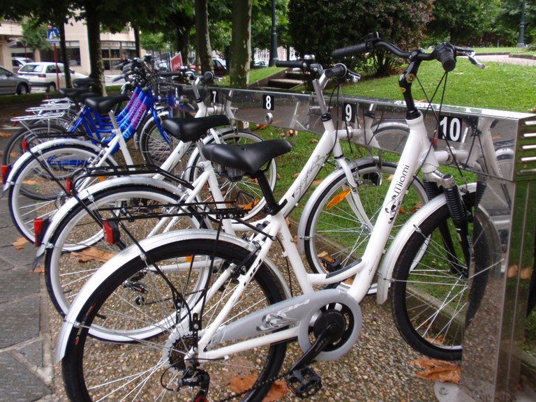 Mugi zerbitzuaren inguruan herritarrek duten iritzia jasotzeko inkesta abian da