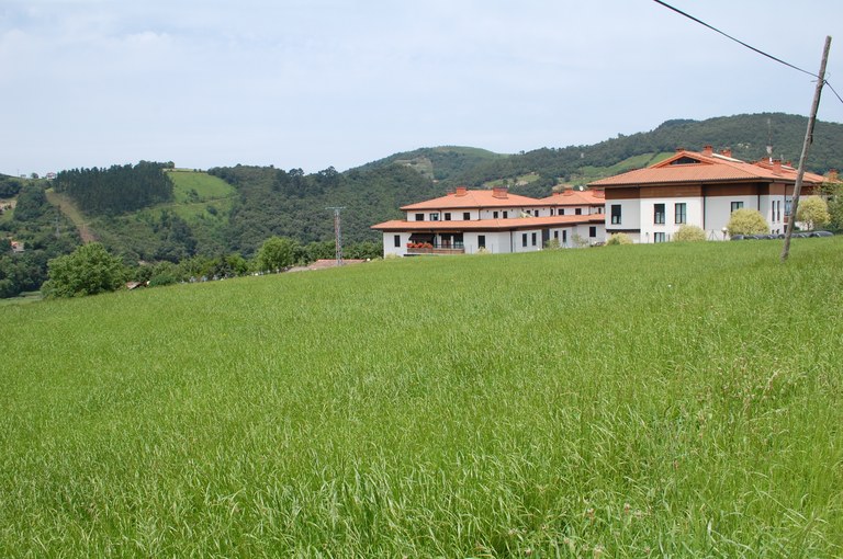 Oikiako eskola berria eraikitzeko tramiteak aurrera doaz