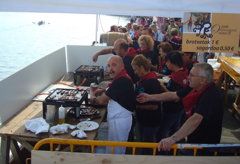 Olarro Eguneko txosnak kudeatzeko aukera dute herriko elkarteek