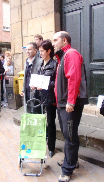 Ostalari onenaren saria eta gabonetako erakusleiho politenaren saria banatu ziren