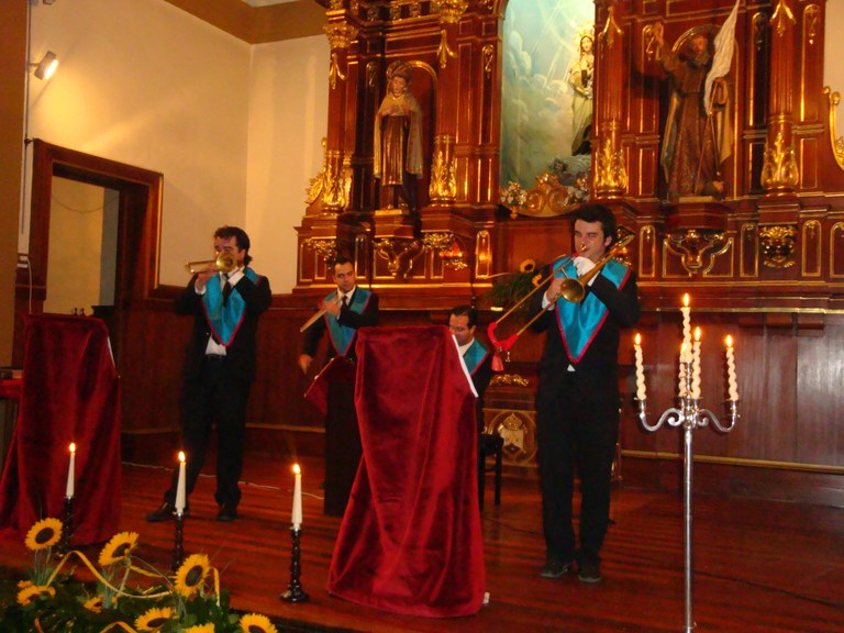 Txatarreria Keaton taldearen kontzertua Aita Mari zinemara pasatu da