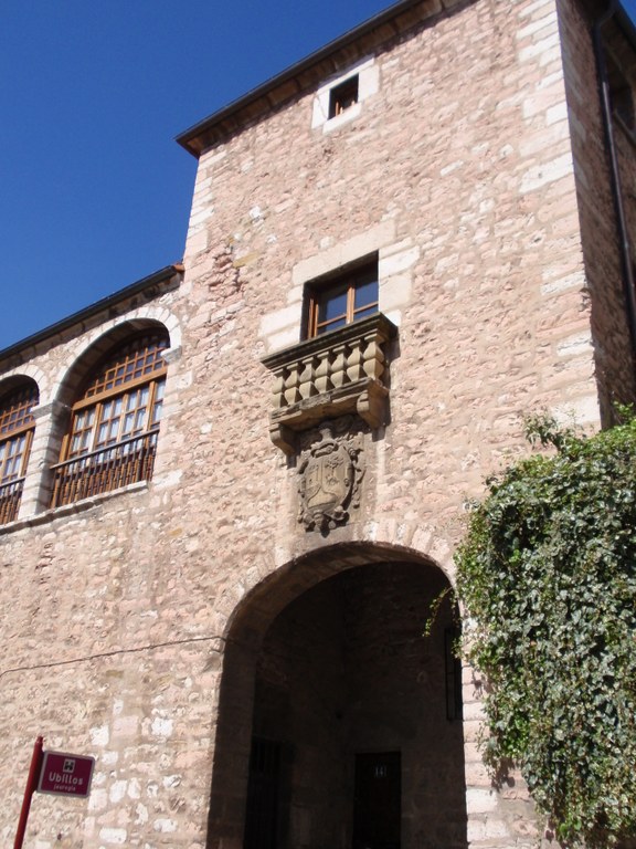 Ubillos jauregiko instalazio elektrikoa berritzen ari da Udala