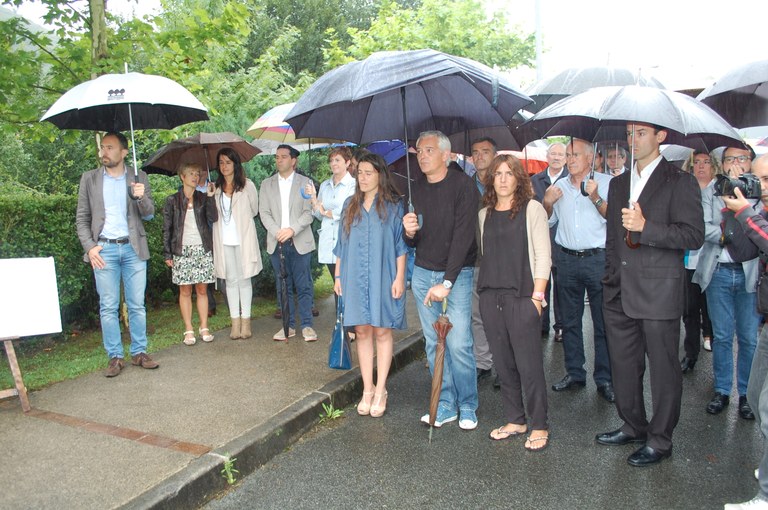 Udal ordezkariak Jose Mari Korta oroitzeko elkarretaratzean izan dira,  hilketaren 15. urteurrenean