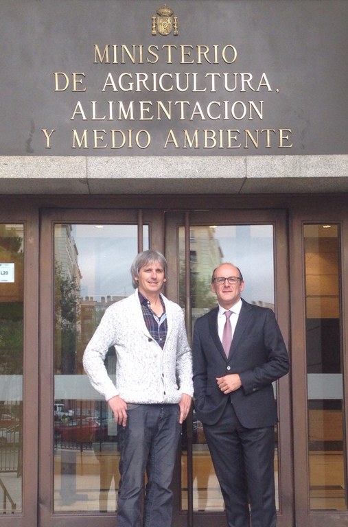 Udala baikor Santiago hondartzako proiektua gauzatzeko protokoloa egiteko konpromisoa adostu ostean