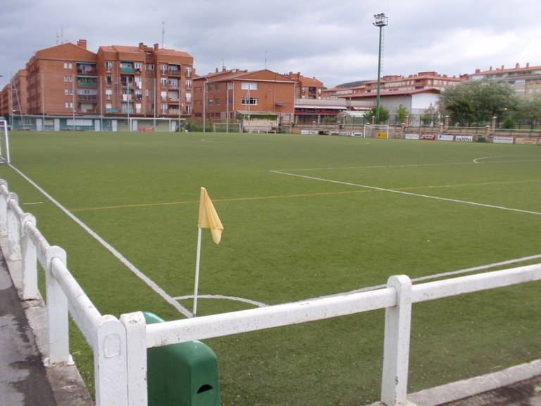 Udalak babesa adierazi nahi dio asteburuan irain arrazistak jaso zituen futbol jokalariari