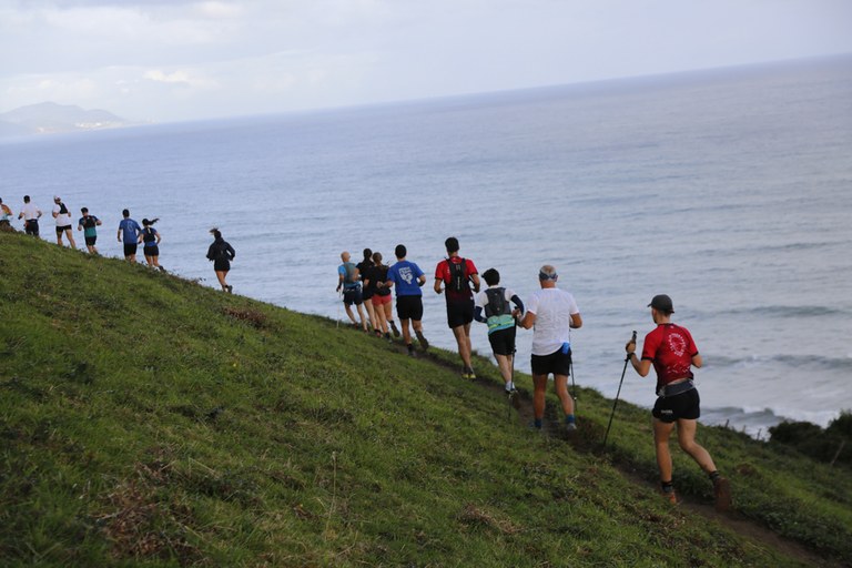 Udalaren izenean, zorionak eta eskerrik asko Flysch Trail mendi lasterketako kide guztiei