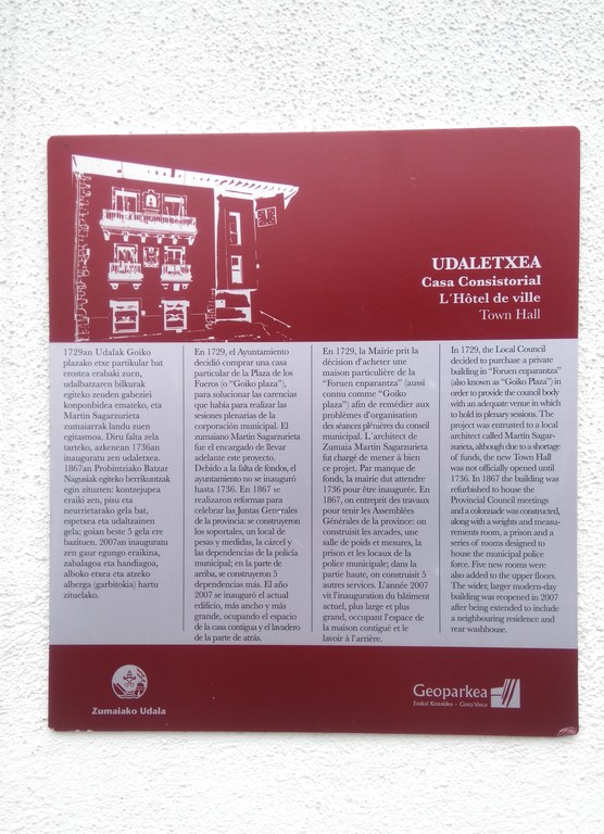 Zumaiako ondarea indartu eta ezagutarazteko plakak jarri ditu Udalak