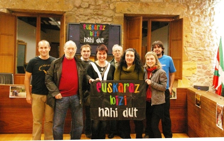 Zumaian euskaraz bizi nahi dugu