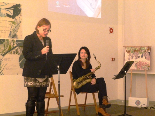 Miren Agur Meaberen 'Bitsa eskuetan' emanaldia